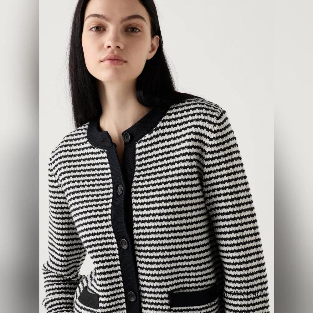 Uniqlo Striped Short Cardigan Sweater Black White Small 251-413462